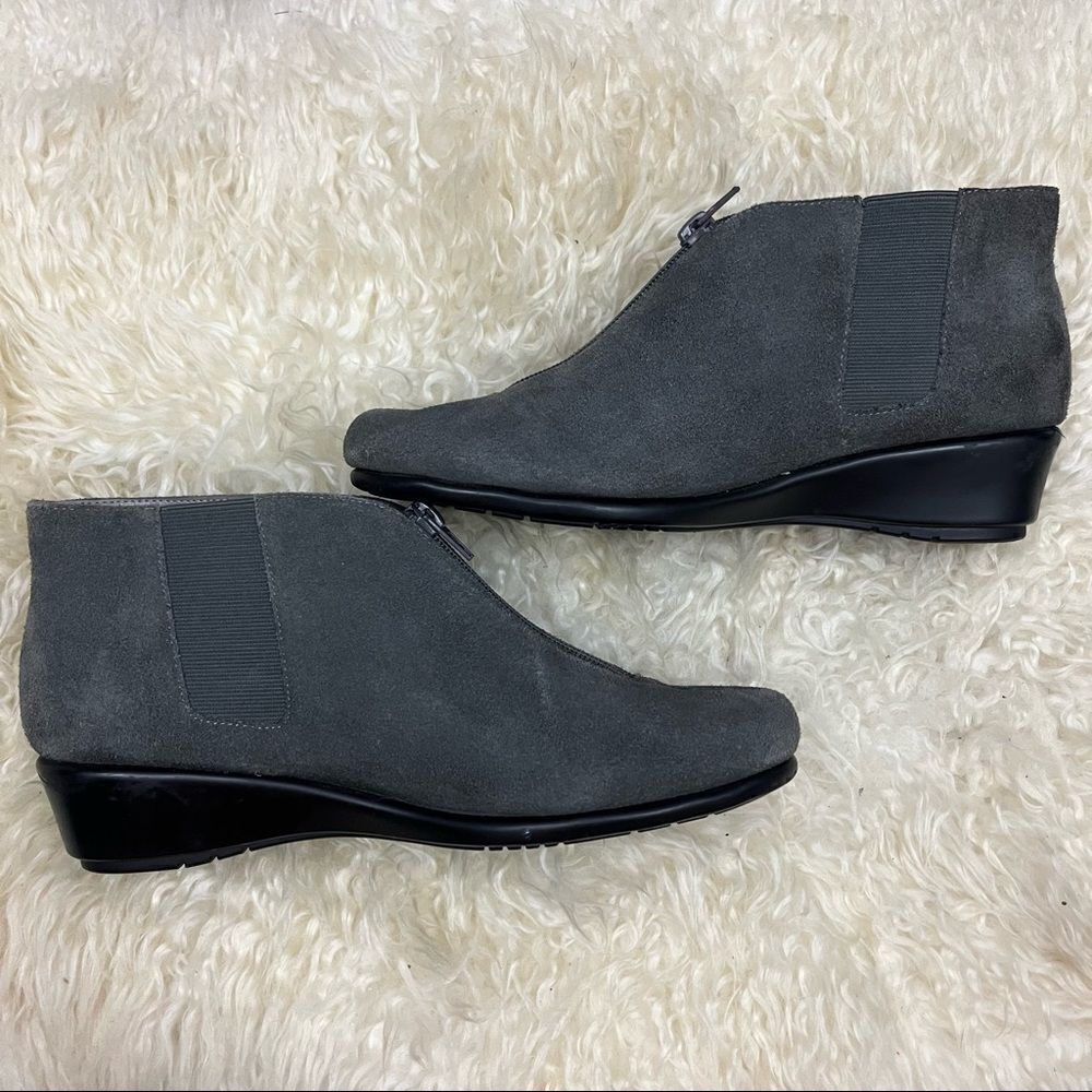 Aerosoles Gray Stitch and Turn Gray Suede Zip Wedge Booties 7.5